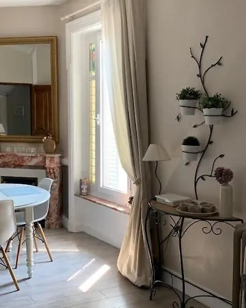 Oda ve Kahvaltı Le Clos De La Tour-du-Pin