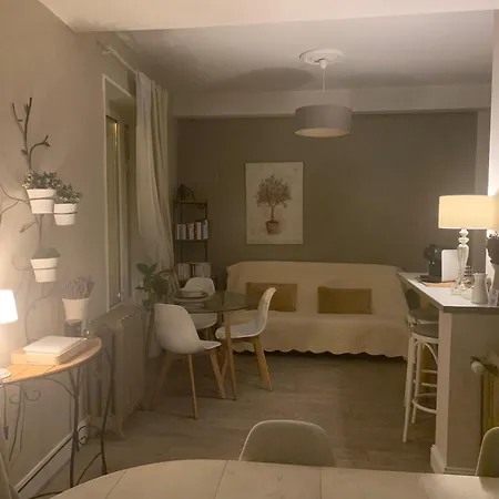 Le Clos De Bed & Breakfast 3*