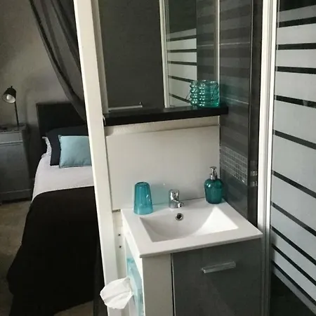 Le Clos De Bed & Breakfast